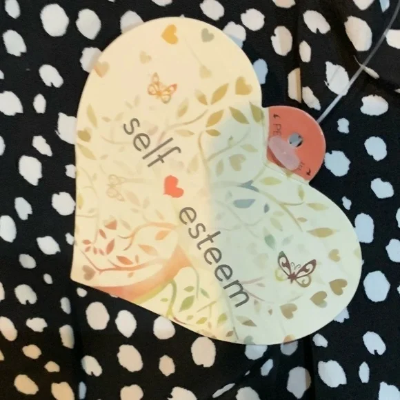 🌺NWT- Juniors black and white top - Picture 7 of 8